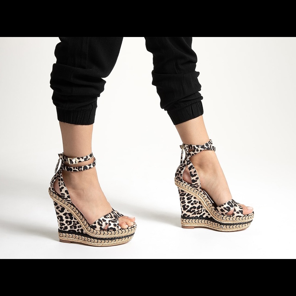 JLO Jennifer Lopez Ondina Espadrille Wedge Sandal